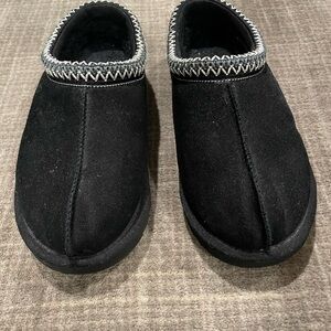 UGG Tasman Clog/Slipper Women’s size 7 EUC